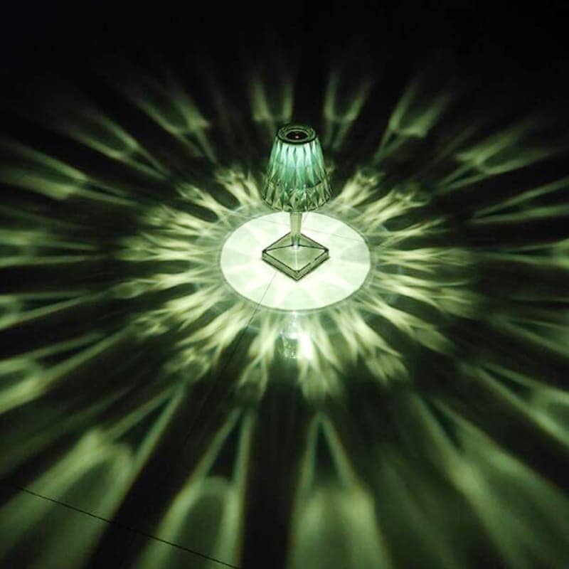Luminária de Mesa Led Sem Fio 3 em 1 Premium Sala de Estar - Luminária de Mesa Led Sem Fio 3 em 1 Premium Polihousi Cridia Colors™ Kito Magazine Verde 