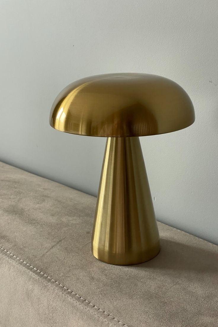 Luminária Design Moderno Dourada
