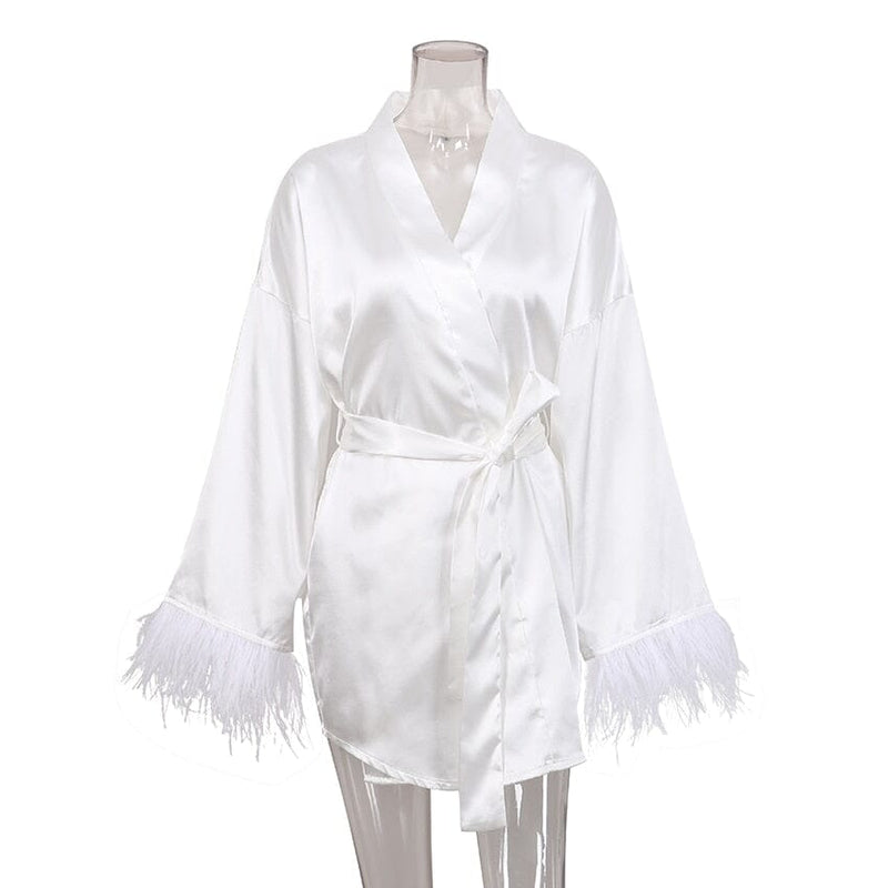 Robe Feminino Curto Cetim com Plumas Quarto - 31 KITO MAGAZINE Branco P 
